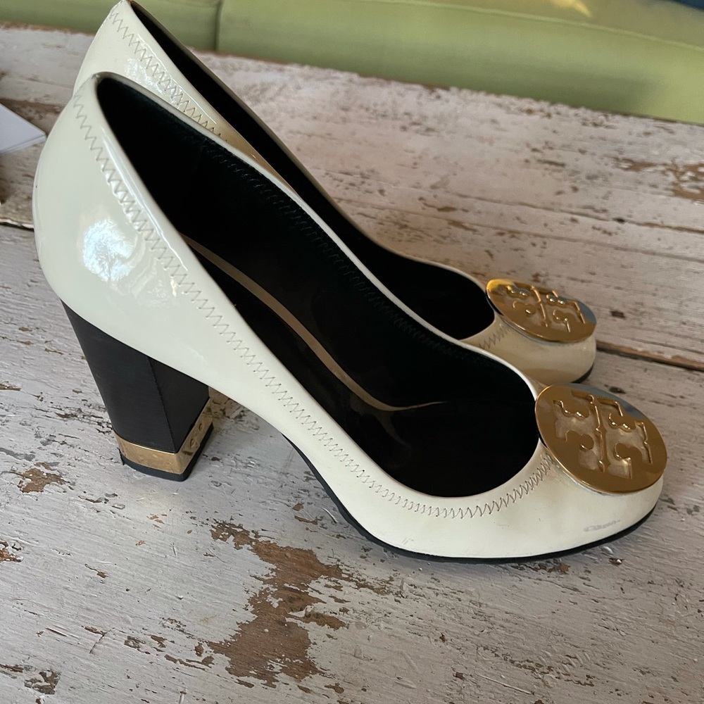 Stunning Tory Burch Pumps!